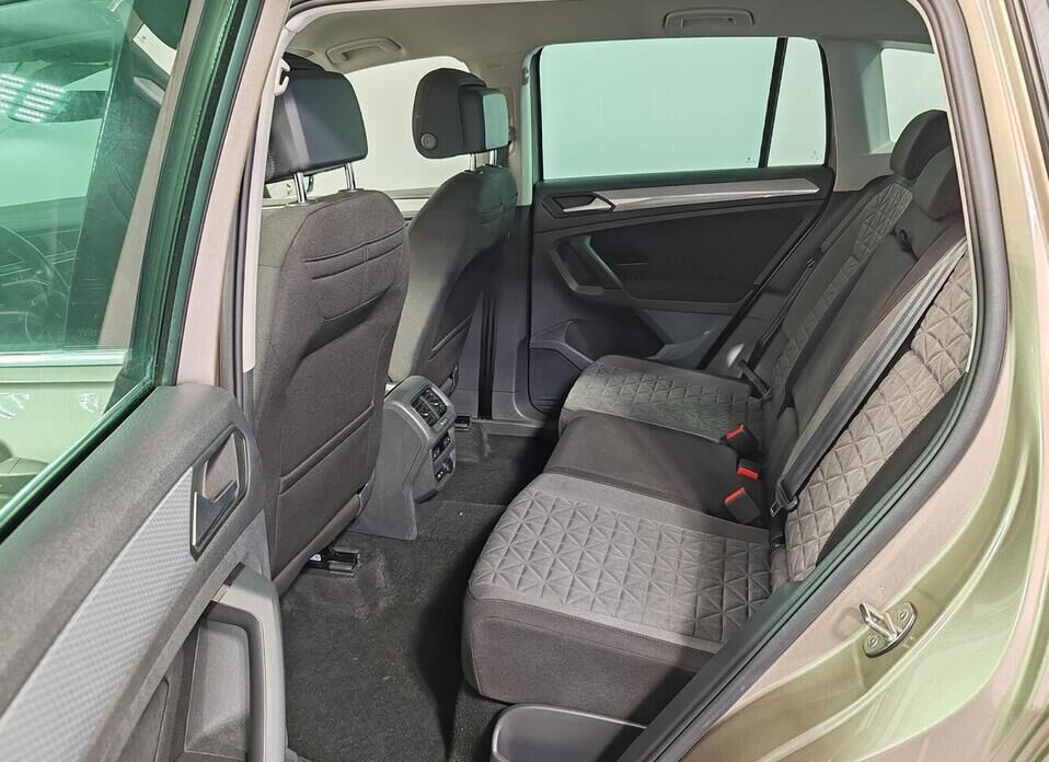 Volkswagen Tiguan, II Рестайлинг 2.0 AMT (180 л.с.) 4WD