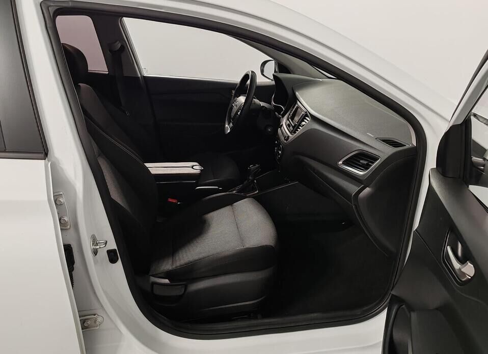 Hyundai Solaris, II 1.6 AT (123 л.с.)