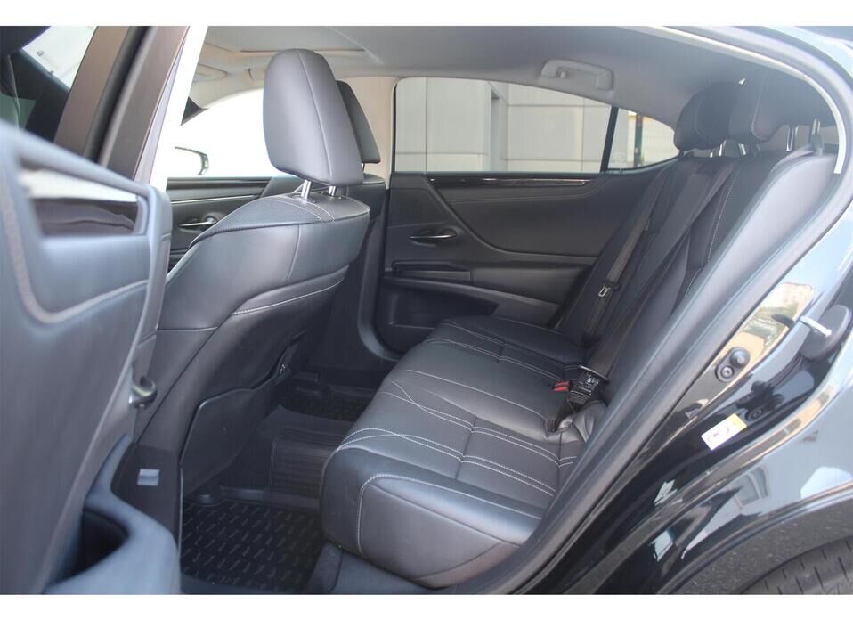 Lexus ES, VII 250 2.5 AT (200 л.с.)