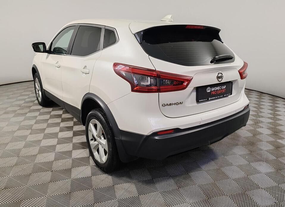 Nissan Qashqai, II Рестайлинг 1.2 MT (115 л.с.)