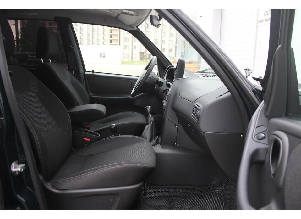 LADA (ВАЗ) Niva Travel, I Рестайлинг 1.8 MT (90 л.с.) 4WD