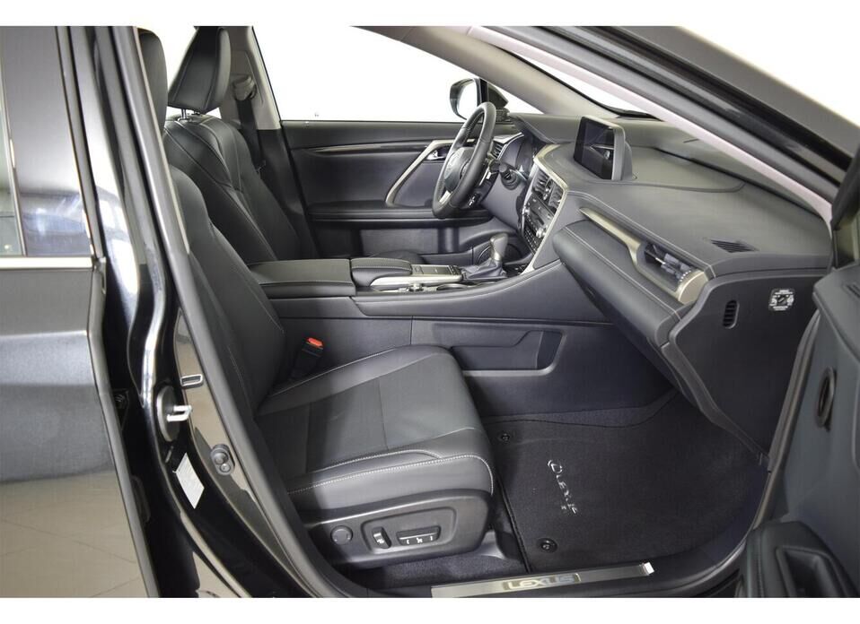 Lexus RX, IV Рестайлинг 300 2.0 AT (238 л.с.) 4WD