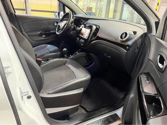 Renault Kaptur, 2020&nbsp;г., 76&nbsp;001&nbsp;км