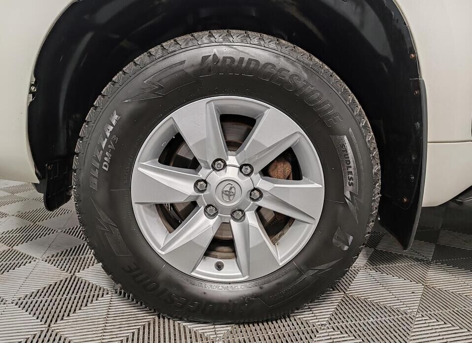 Toyota Land Cruiser Prado, 150 Series Рестайлинг 2 2.7 AT (163 л.с.) 4WD