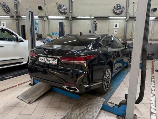Lexus LS, 2018 г., 57 271 км