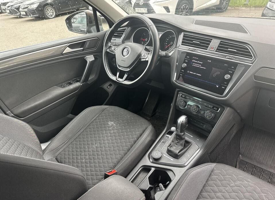 Volkswagen Tiguan 2.0d AMT (150 л.с.) 4WD