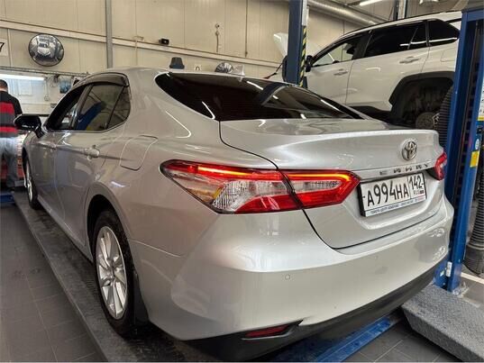 Toyota Camry, 2021&nbsp;г., 77&nbsp;424&nbsp;км