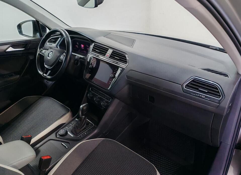 Volkswagen Tiguan, II 2.0d AMT (150 л.с.) 4WD