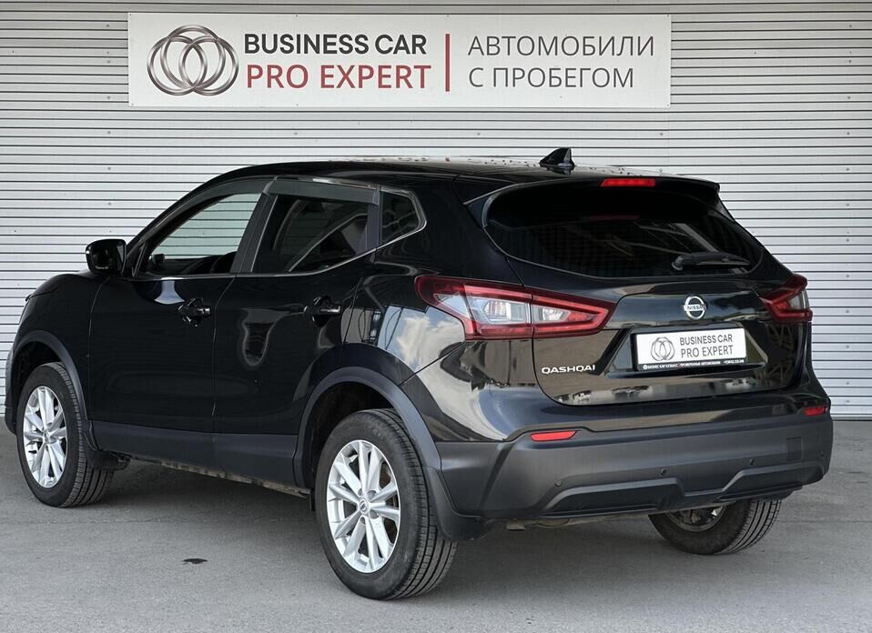 Nissan Qashqai, II Рестайлинг 2.0 CVT (144 л.с.)