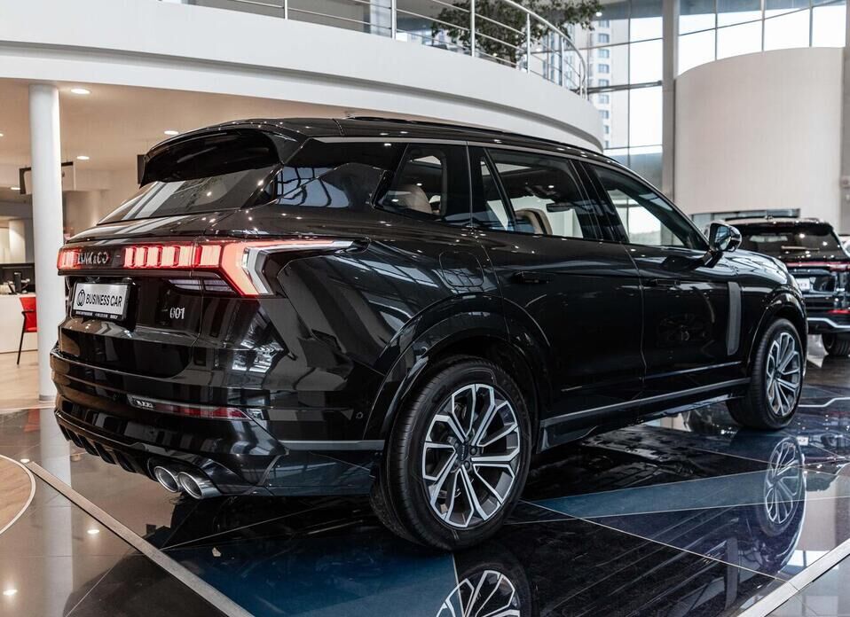 Lynk & Co 09 MHEV 2.0 AT (254 л.с.) 4WD