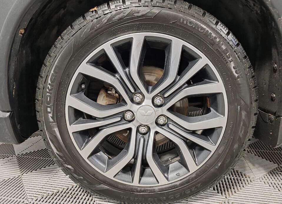 Mitsubishi Outlander, III Рестайлинг 2 2.4 CVT (167 л.с.) 4WD