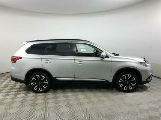 Mitsubishi Outlander, 2021 г., 79 718 км