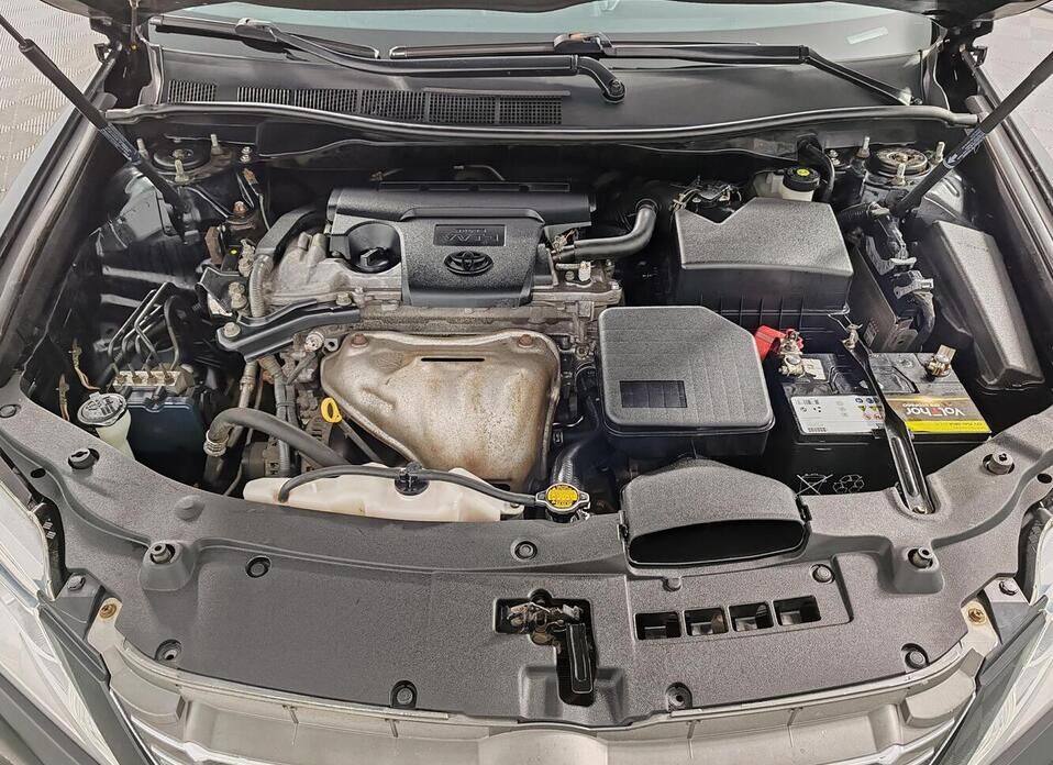 Toyota Camry 2.5 AT (181 л.с.)