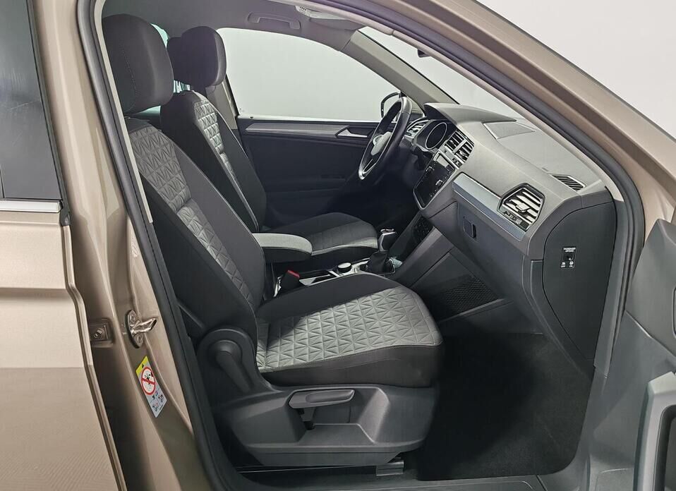 Volkswagen Tiguan, II Рестайлинг 2.0 AMT (180 л.с.) 4WD