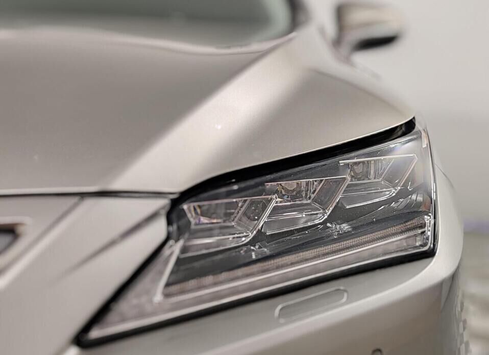 Lexus RX, IV 300 2.0 AT (238 л.с.) 4WD