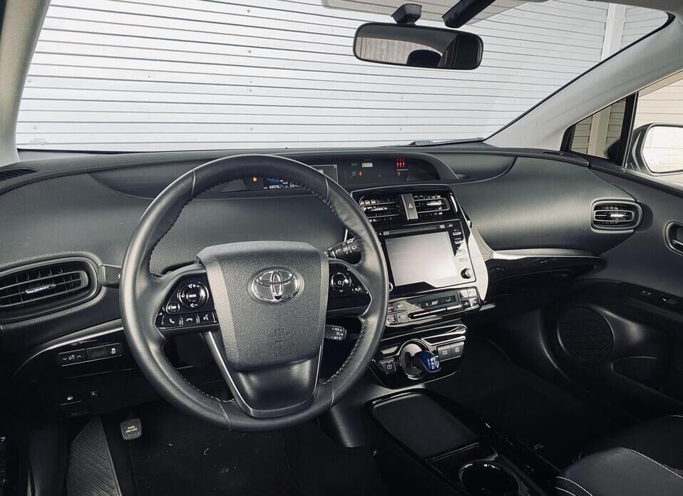 Toyota Prius, IV Рестайлинг (XW50) 1.8hyb AT (98 л.с.)