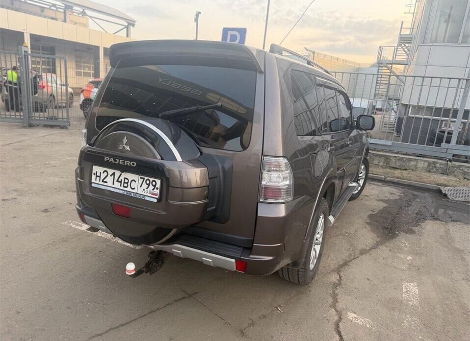 Mitsubishi Pajero, IV Рестайлинг 1 3.0 AT (178 л.с.) 4WD