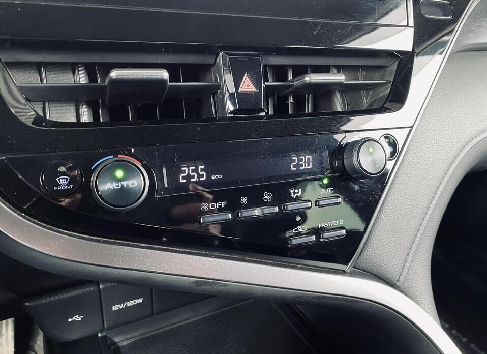 Toyota Camry, VIII (XV70) Рестайлинг 2.5 AT (200 л.с.)